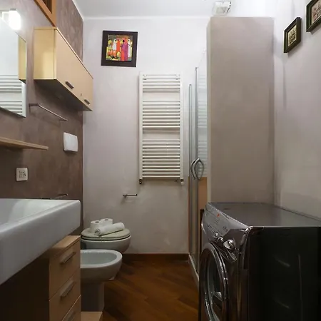 Apartment Primopiano - Cenisio 37 *